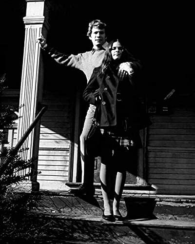 Szerelmi Történet, Ali MacGraw Ryan O ' Neal, mint Jenny Oliver kívül ház 8x10 fotó